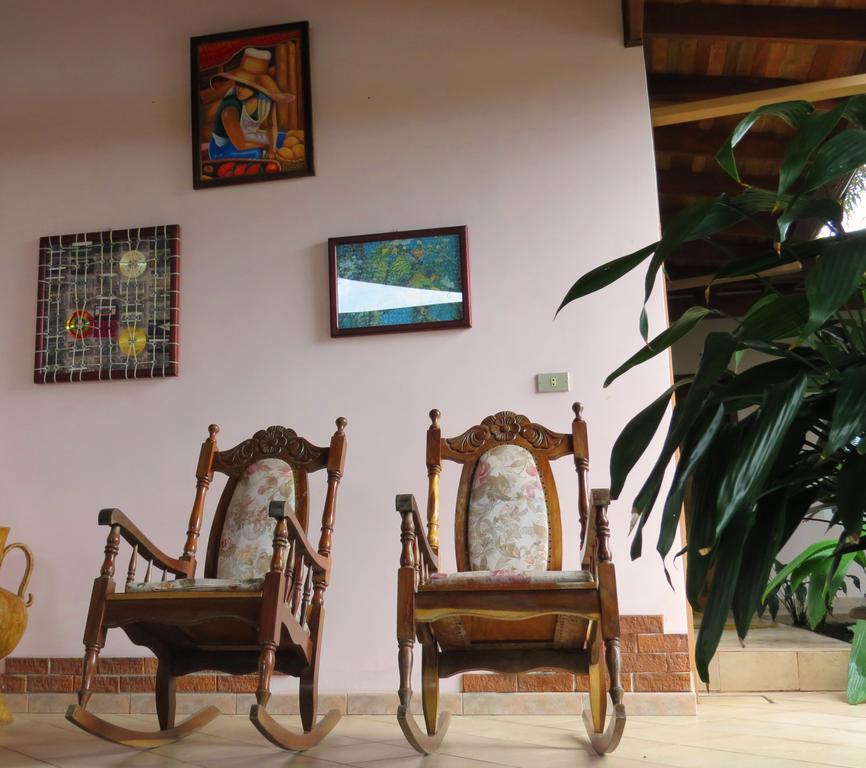 Hotel Vagabondo La Fortuna Ngoại thất bức ảnh